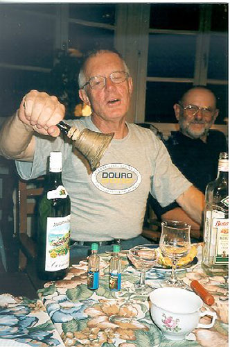 Eberhard et sa collection de bouteilles....